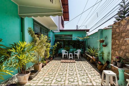 Casa para alugar com 300m², 9 quartos e 2 vagas Casa para alugar com 300m², 9 quartos e 2 vagasTérreo - Quintal