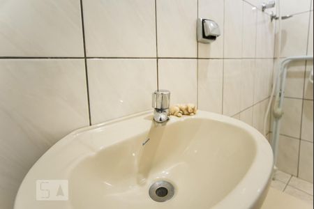 Banheiro de casa para alugar com 3 quartos, 220m² em Vila Eldízia, Santo André