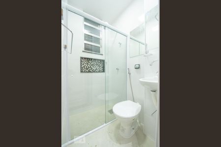 Banheiro social de kitnet/studio à venda com 1 quarto, 22m² em Centro, Rio de Janeiro
