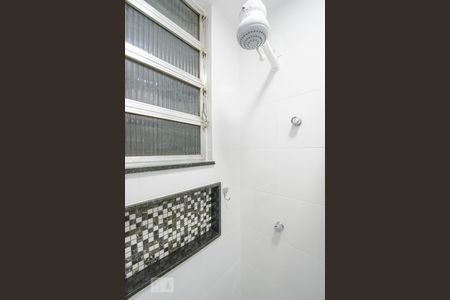 Banheiro social de kitnet/studio à venda com 1 quarto, 22m² em Centro, Rio de Janeiro