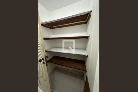 Casa à venda com 450m², 5 quartos e 3 vagasDespensa