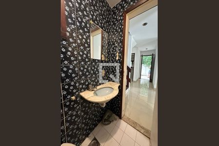 Casa à venda com 450m², 5 quartos e 3 vagasBanheiro Social 1