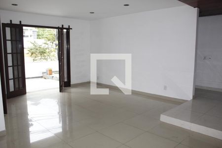 Sala de casa à venda com 5 quartos, 450m² em Freguesia (jacarepaguá), Rio de Janeiro