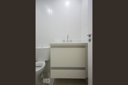 Banheiro de apartamento para alugar com 2 quartos, 57m² em Vila Homero Thon, Santo André