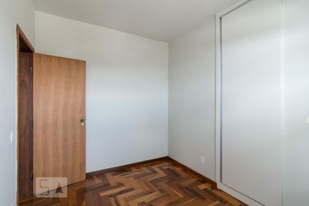 Apartamento à venda com 95m², 2 quartos e 2 vagasQuarto 2