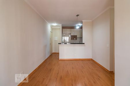 Sala de apartamento para alugar com 3 quartos, 68m² em Jardim Tupanci, Barueri