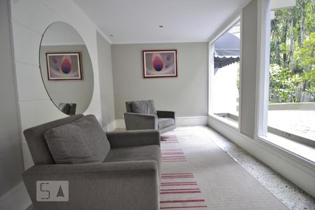 Apartamento à venda com 84m², 2 quartos e 1 vagaHall de entrada