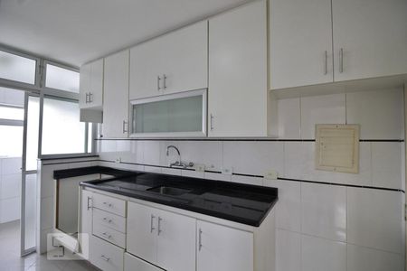 Apartamento à venda com 84m², 2 quartos e 1 vagaDetalhe da cozinha