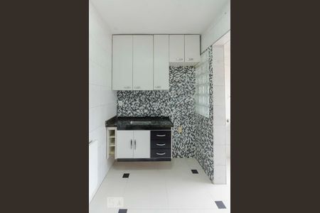 Cozinha de apartamento à venda com 2 quartos, 62m² em Vila Guaca, São Paulo