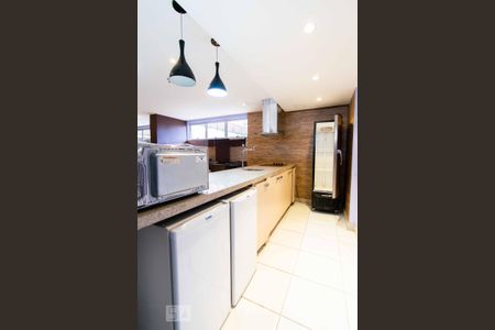 Apartamento para alugar com 27m², 1 quarto e 1 vaga Apartamento para alugar com 27m², 1 quarto e 1 vagaCozinha do Salão de Festas