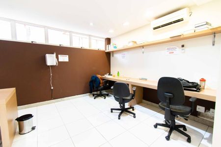 Apartamento para alugar com 27m², 1 quarto e 1 vaga Apartamento para alugar com 27m², 1 quarto e 1 vagaSala de Estudos