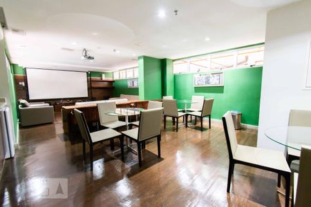Apartamento para alugar com 27m², 1 quarto e 1 vaga Apartamento para alugar com 27m², 1 quarto e 1 vagaHome Cinema