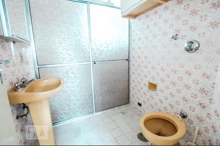 Banheiro de apartamento para alugar com 3 quartos, 100m² em Lapa, São Paulo