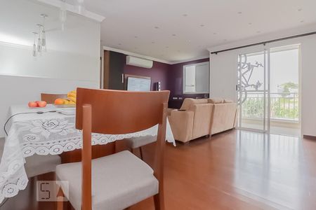 Sala de apartamento à venda com 2 quartos, 80m² em Jardim Tupanci, Barueri