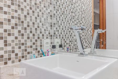 Apartamento à venda com 80m², 2 quartos e 2 vagasSuíte 