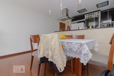 Sala de apartamento à venda com 2 quartos, 80m² em Jardim Tupanci, Barueri