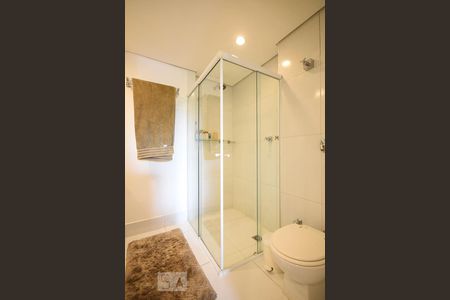 Apartamento à venda com 180m², 1 quarto e 2 vagasDetalhe do banheiro suíte