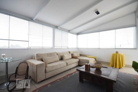 Sala da cobertura de apartamento à venda com 1 quarto, 180m² em Vila Progredior, São Paulo