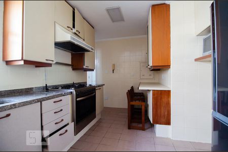 Apartamento à venda com 97m², 3 quartos e 2 vagasCozinha