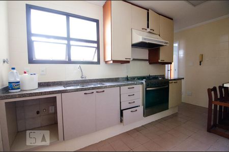 Apartamento à venda com 97m², 3 quartos e 2 vagasCozinha