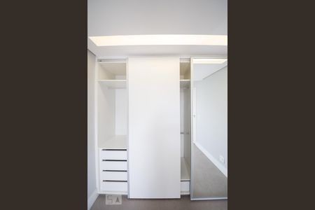 Suíte de apartamento para alugar com 1 quarto, 48m² em Cambuí, Campinas