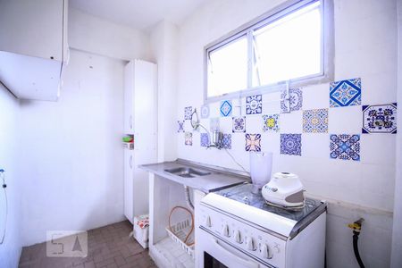 Cozinha de apartamento para alugar com 2 quartos, 51m² em Cerqueira César, São Paulo