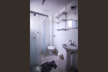 Banheiro de apartamento para alugar com 2 quartos, 51m² em Cerqueira César, São Paulo