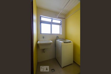 Apartamento à venda com 65m², 2 quartos e 2 vagasÁrea de serviço