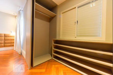 Apartamento para alugar com 87m², 2 quartos e 2 vagas Apartamento para alugar com 87m², 2 quartos e 2 vagasCloset Suite 1