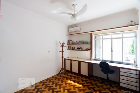 Casa à venda com 500m², 6 quartos e 3 vagasQuarto 2