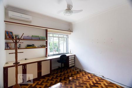 Casa à venda com 500m², 6 quartos e 3 vagasQuarto 2