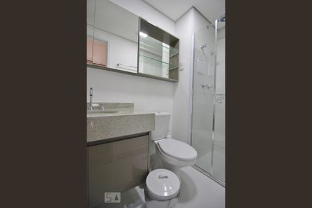 Banheiro da suíte de kitnet/studio para alugar com 1 quarto, 36m² em Real Parque, São Paulo