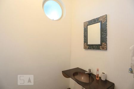Lavabo de casa à venda com 5 quartos, 350m² em Alto de Pinheiros, São Paulo