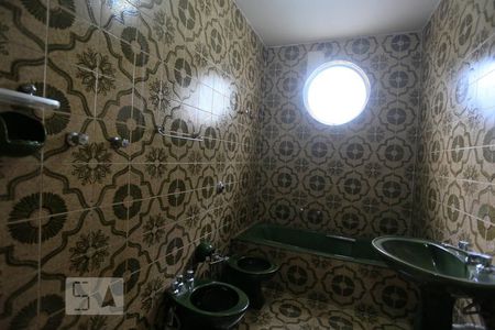 Casa à venda com 350m², 5 quartos e 4 vagasBanheiro