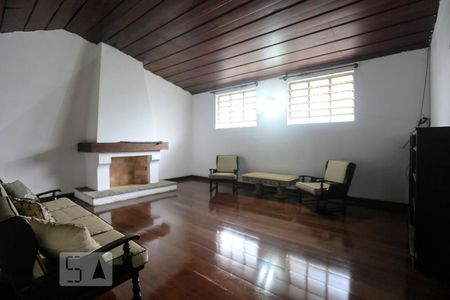 Sala de TV de casa à venda com 5 quartos, 350m² em Alto de Pinheiros, São Paulo