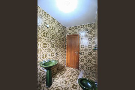 Casa à venda com 350m², 5 quartos e 4 vagasBanheiro