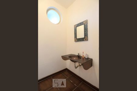 Lavabo de casa à venda com 5 quartos, 350m² em Alto de Pinheiros, São Paulo