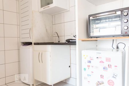 Cozinha de kitnet/studio para alugar com 1 quarto, 27m² em Asa Norte, Brasília
