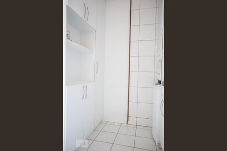 Cozinha de kitnet/studio para alugar com 1 quarto, 27m² em Asa Norte, Brasília