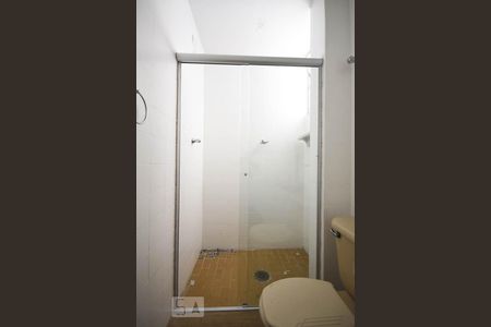 Apartamento para alugar com 67m², 2 quartos e 1 vagaDetalhe do banheiro