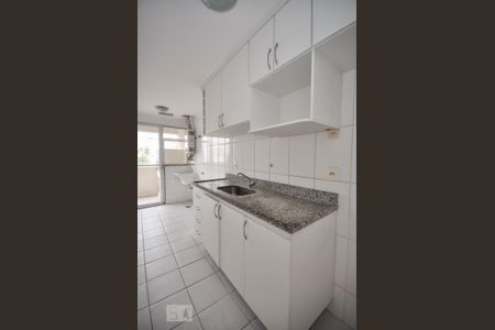 Apartamento à venda com 70m², 2 quartos e 1 vagaCozinha e Área de Serviço