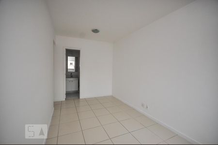 Apartamento à venda com 70m², 2 quartos e 1 vagaSuíte