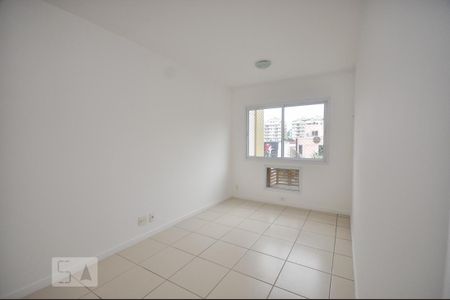 Apartamento à venda com 70m², 2 quartos e 1 vagaSuíte