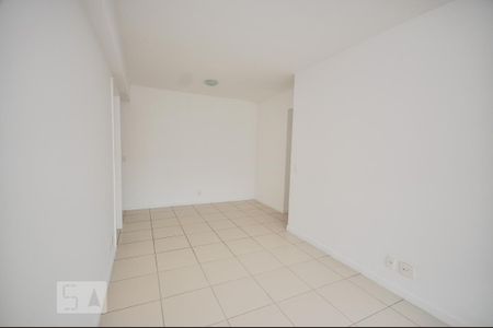 Apartamento à venda com 70m², 2 quartos e 1 vagaSala