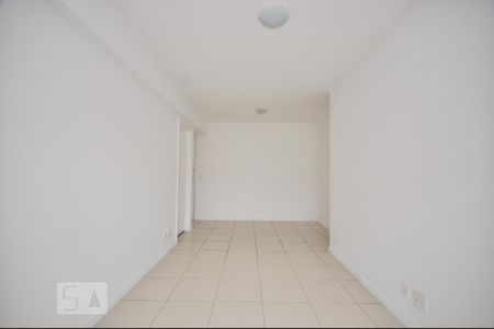 Apartamento à venda com 70m², 2 quartos e 1 vagaSala