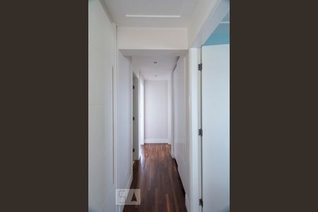 Corredor de apartamento à venda com 4 quartos, 230m² em Vila Clementino, São Paulo