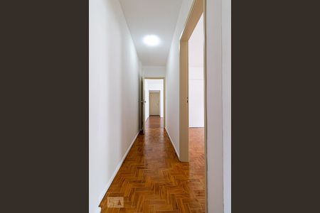 Corredor de apartamento para alugar com 2 quartos, 80m² em Sumaré, São Paulo