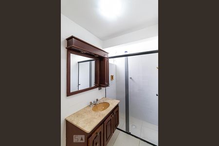 Banheiro  de apartamento para alugar com 2 quartos, 80m² em Sumaré, São Paulo