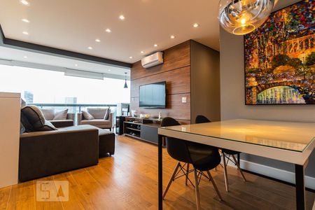 Sala de apartamento para alugar com 2 quartos, 75m² em Santo Amaro, São Paulo