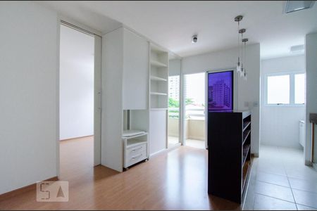 Sala de apartamento à venda com 1 quarto, 40m² em Cambuí, Campinas